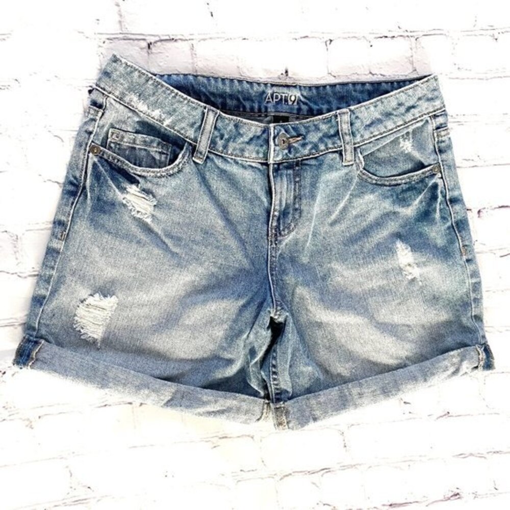 Women’s APT. 9 Light Wash Blue Jean Shorts 8
